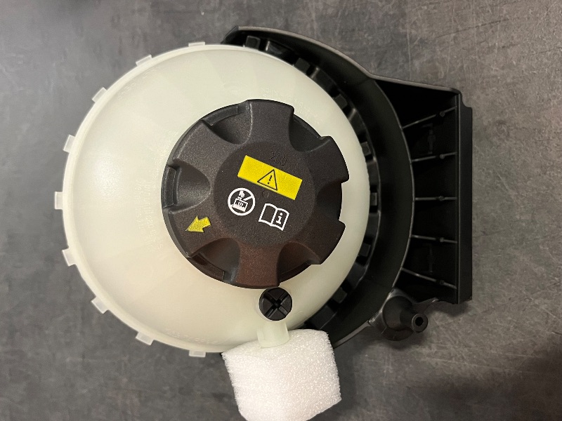 Photo 1 of Coolant Reservoir Tank With Cap Fit for BMW 2012-2018 118i 125i 228i 228i xDrive 320i GT xDrive 328i 428i xDrive Gran Coupe OE# 17137642158, 17137609469, 603-880, 603880