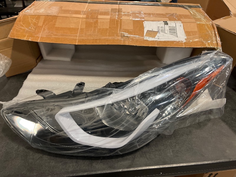 Photo 1 of Halogen Headlights Fit For 2014-2016 Hyundai Elantra Projector Headlamps Assembly Front Headlight, 921013Y500 92102-3Y500, HY250218 HY2503187 (Driver Side)

