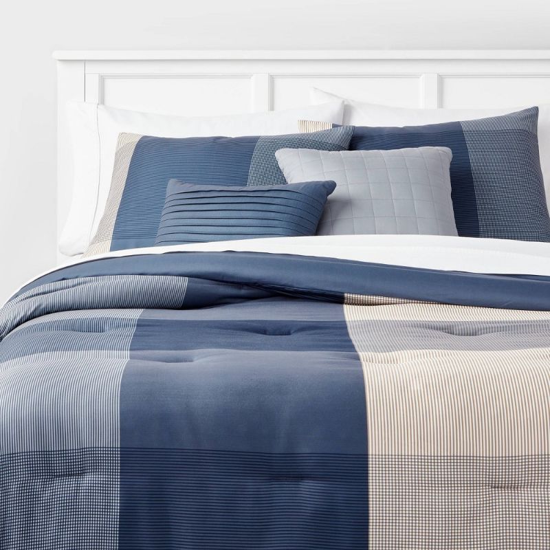 Photo 1 of 5pc Queen Plaid Bedding Set Blue