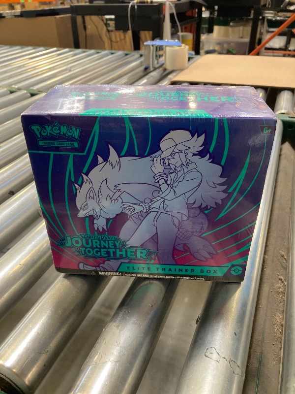 Photo 1 of Pokemon TCG: Scarlet & Violet—Prismatic Evolutions Elite Trainer Box