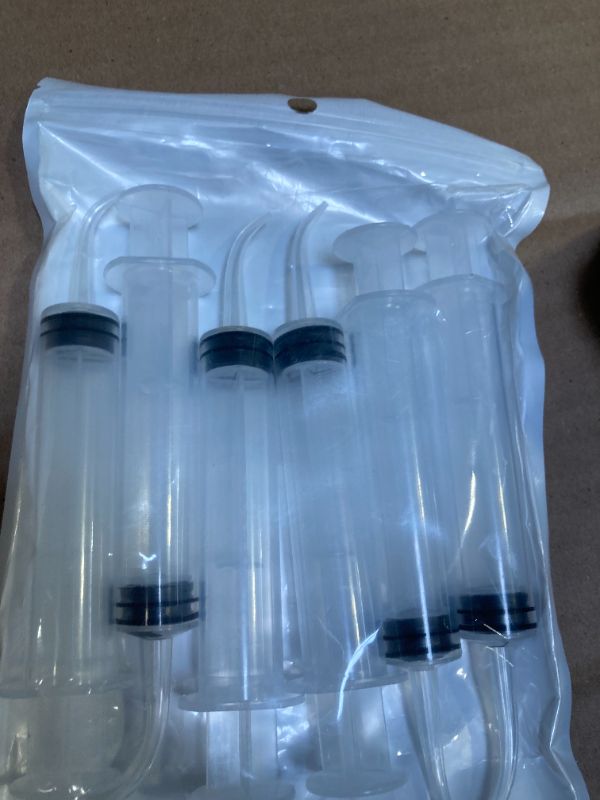 Photo 1 of 6 Pack Dental Irrigation Syringe, Wisdom Teeth Syringes with Curved Tip for Tooth