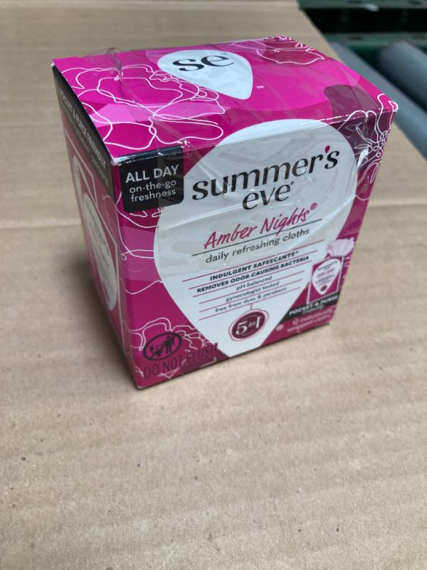 Photo 1 of Summer's Eve Daily Cleansing Wipes, Amber Nights with Oat and Shea Extracts, Removes Odor, pH Balanced, 12 Count, 1 Pack