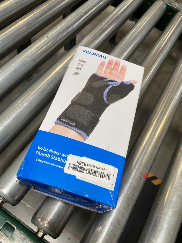 Photo 1 of Velpeau Carpal Tunnel Wrist Brace with Thumb Stabilizer Night Support, Completely Stabilizes Wrist Thumb Joint, Pain Relief for Tendonitis, De Quervain's Tenosynovitis, Arthritis (Reg, Right Hand, M)