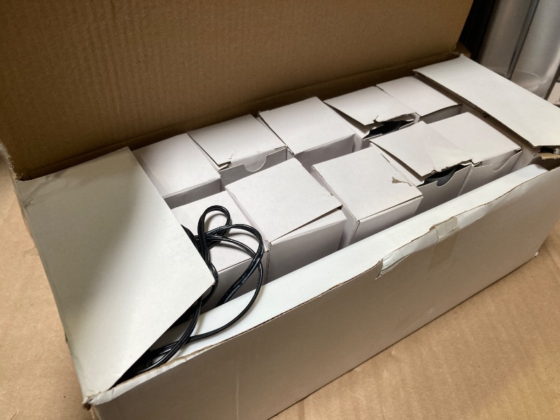 Photo 1 of Esup Rechargeable Candles Flameless Flickering Candles Tealights 12pcs/Set with White Base, Decoration Parties, Weddings, Bar, Family, Dinner Outdoor Picnic