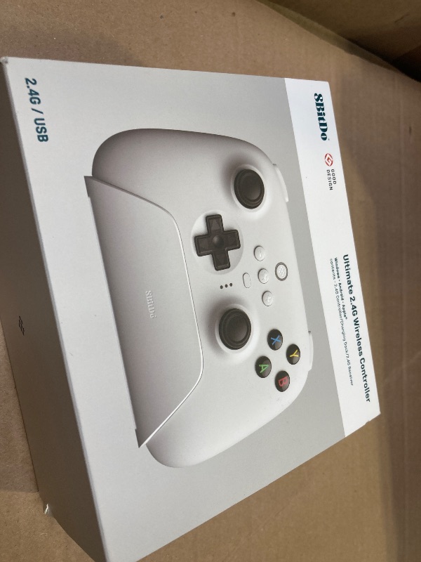 Photo 1 of 8Bitdo Ultimate 2.4g Wireless Controller with Charging Dock for Windows, Android & Raspberry Pi (White)
