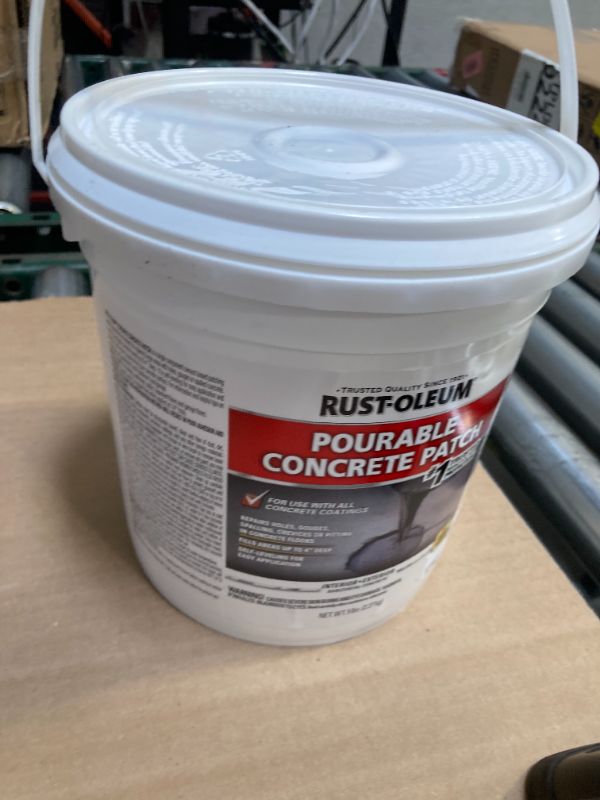 Photo 1 of Rust-Oleum 369667 Pourable Concrete Patch, 5 lb Pail