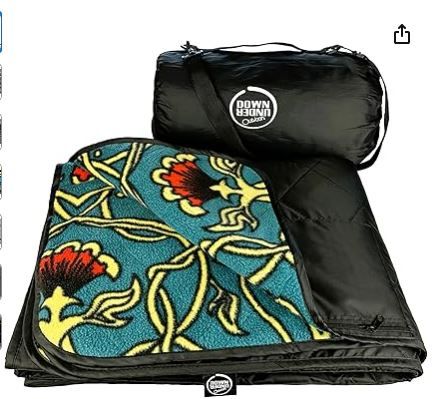 Photo 1 of DOWN UNDER OUTDOORS Large Waterproof Windproof Extra Thick 350 GSM Quilted Fleece, or Sherpa Stadium Blanket