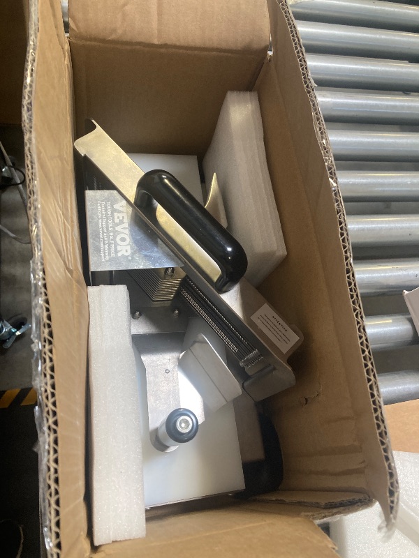Photo 1 of VEVOR Commercial Tomato Slicer, 3/16 inch Tomato Cutter Slicer, Stainless Steel Heavy Duty Tomato Slicer Machine, Manual Tomato Slicer with Non-slip Feet, for Cutting Tomatoes, Cucumbers, Bananas
