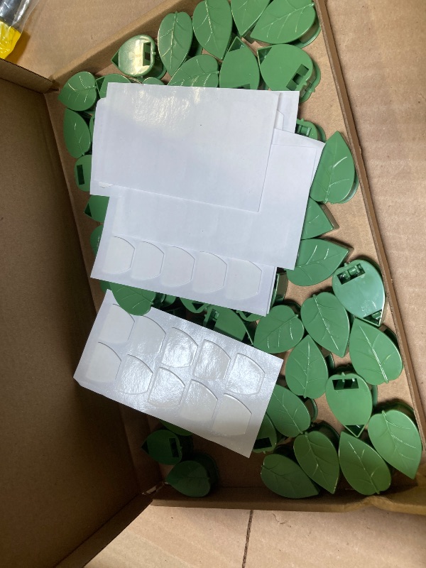 Photo 1 of 60 pcs Plant Wall Clips with 72 Pieces Acrylic Adhesive Sticker,Plant Climbing Wall Fixture Clips Plant Fixer Invisible Wall Vines Fixing Clips Self-Adhesive Hook Plant Clips Plant Vine Traction