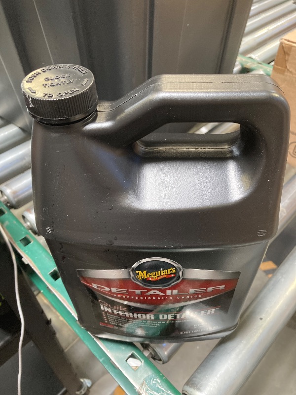 Photo 1 of Meguiar's D14901 Detailer Quik Interior Detailer 3.79L safely cleans all interior surfaces