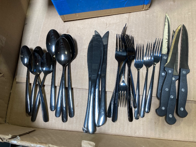 Photo 1 of silverware Set