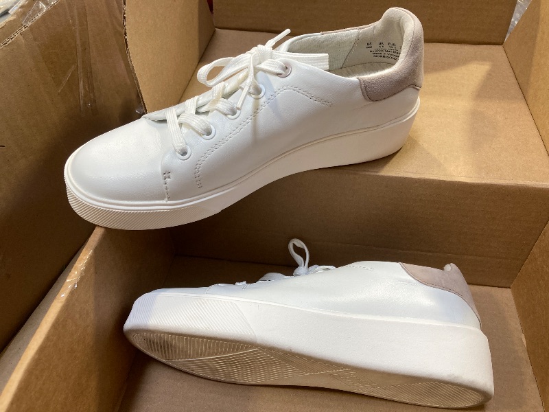 Photo 1 of Naturalizer Womens Morrison2.0 Sneaker White Leather Grey Suede 8 M