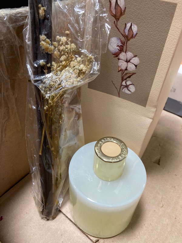 Photo 1 of Cocorrína Reed Diffuser Set, 6.7 oz Clean Linen Scented Diffuser with Sticks Home Fragrance Reed Diffuser for Bathroom Shelf Decor