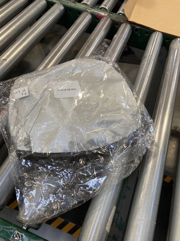 Photo 1 of car windshield sun cover