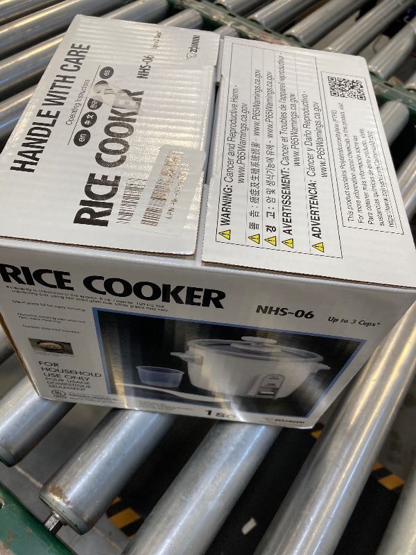 Photo 1 of Zojirushi 3 Cup Rice Cooker/Steamer ( White)