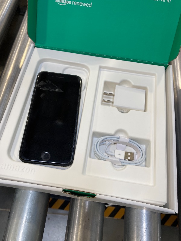Photo 1 of Apple iPhone SE 3rd Gen, 64GB, Midnight - Unlocked (Renewed Premium)