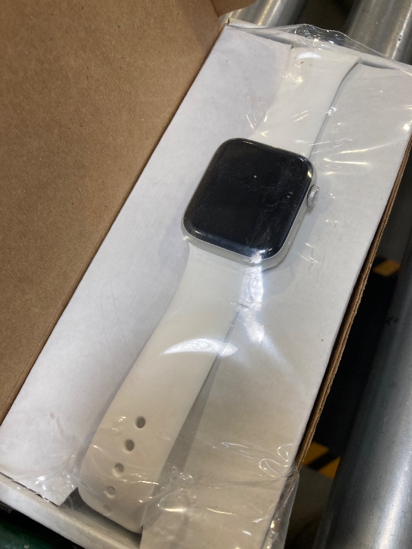Photo 1 of Apple Watch SE (2nd Gen) (GPS, 44mm) - Silver Aluminum Case with White Sport Band, M/L (Renewed)