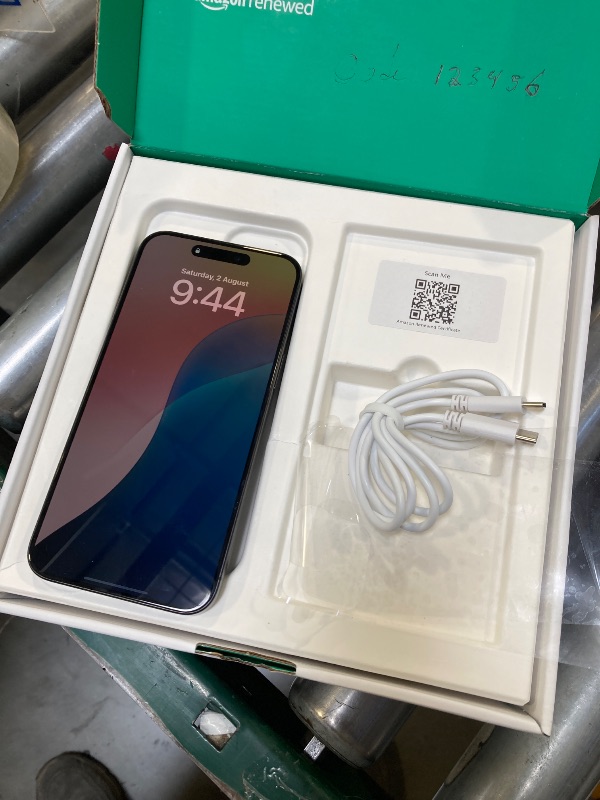 Photo 1 of Apple iPhone 15 Pro Max, 256GB, Black Titanium - Unlocked (Renewed Premium)