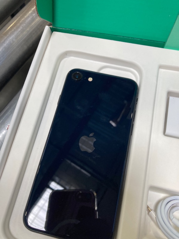 Photo 1 of Apple iPhone SE 3rd Gen, 64GB, Midnight - Unlocked (Renewed Premium)