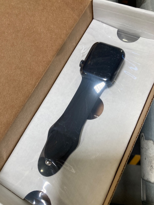 Photo 1 of Apple Watch SE (2nd Gen) (GPS, 40mm) - Midnight Aluminum Case with Midnight Sport Band, M/L (Renewed)