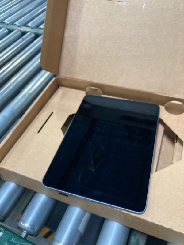 Photo 1 of Apple 2021 iPad Pro 3rd Gen. (11-inch, Wi-Fi, 128GB) - Space Gray (Renewed)