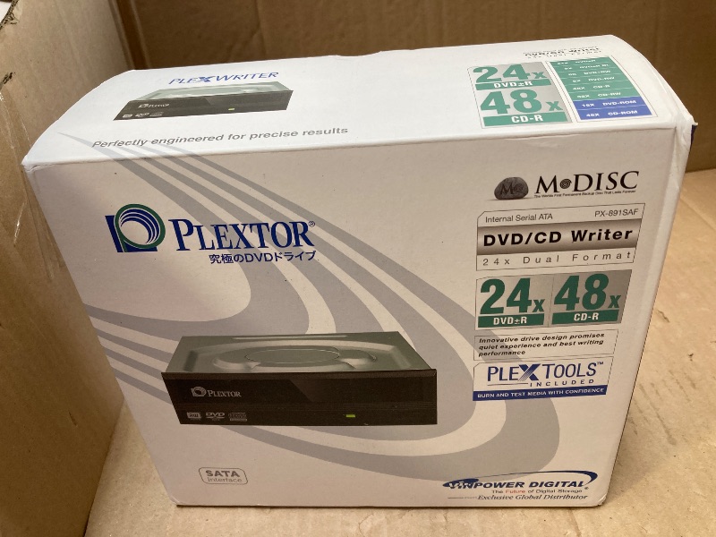 Photo 1 of Digital Plextor PlexWriter PX-891SAF-R 24X SATA DVD +/- RW Dual Layer Burner Drive (Retail Pack)