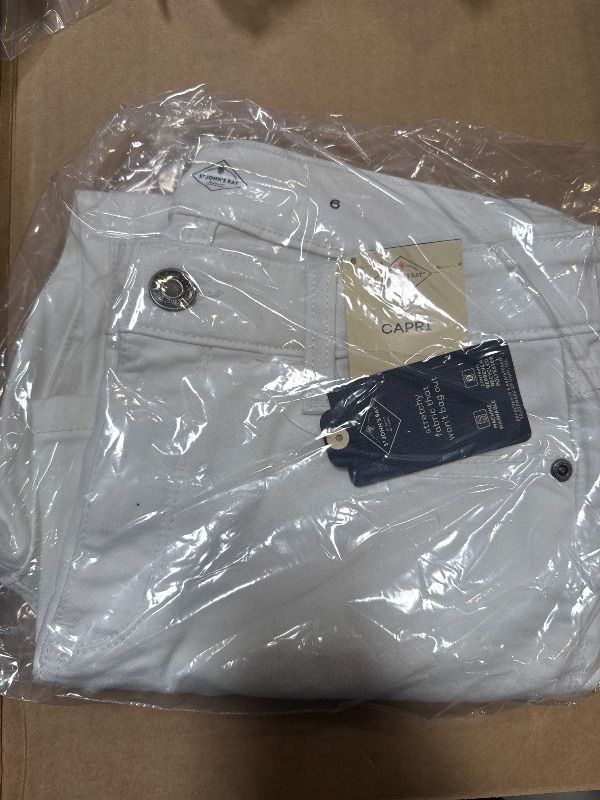 Photo 1 of St. John's Bay Secretly Slender Mid Rise Denim Capris White Size 6
