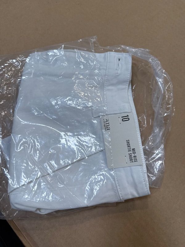 Photo 1 of A.n.a Womens 3 1/2" Mid Rise Chino Short, 10, White
