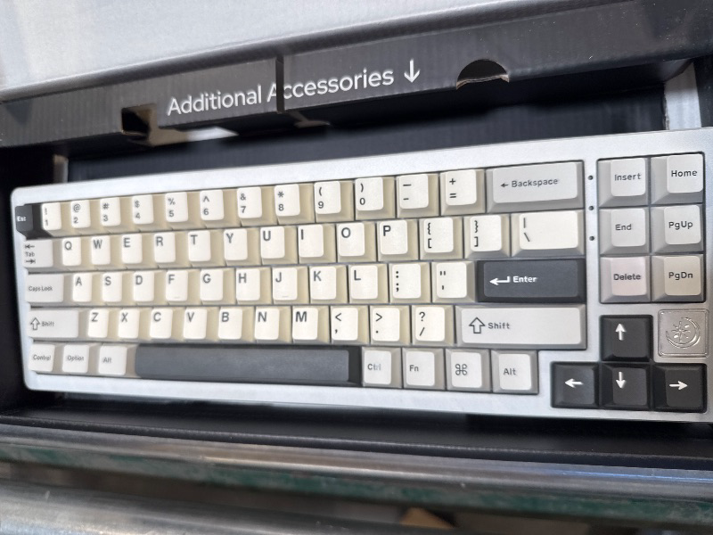 Photo 1 of YUNZII  Mechanical Keyboard 