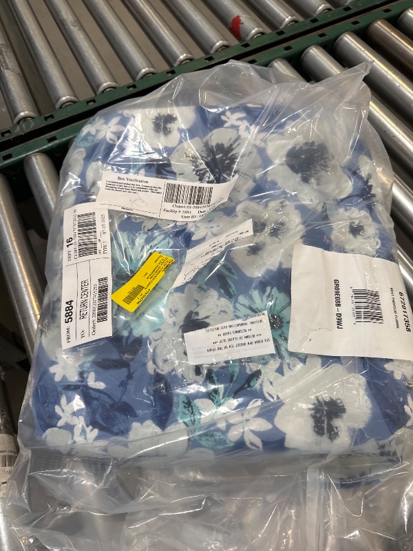 Photo 1 of Mainstays 15.5 D X 17 W Blue Floral Rectangle Outdoor Seat Pad (1 Pack)
