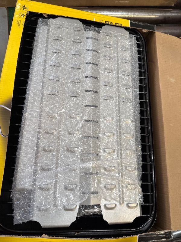 Photo 1 of Char Broil Tabletop Gas Grill 24" W X 12" D X 15" H 190 Sq. In.