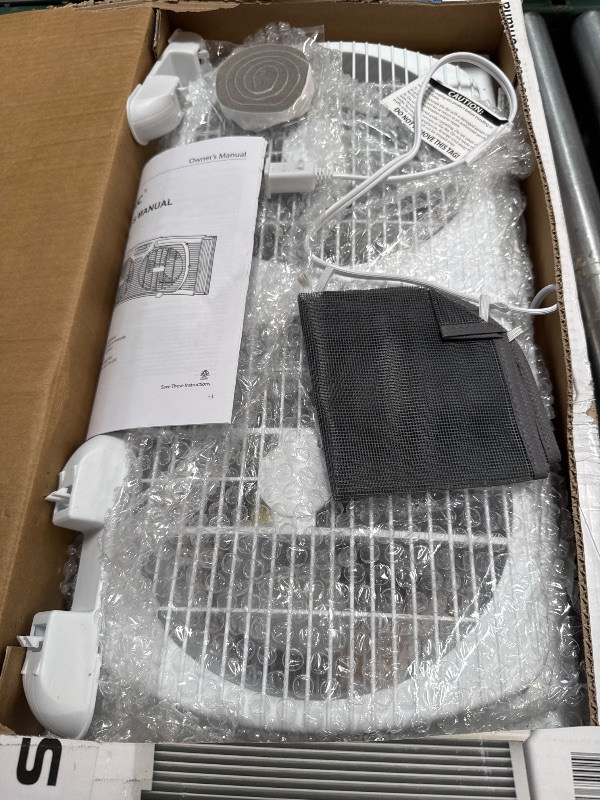 Photo 1 of Shinic 9 3-Speed Twin Window Fan with Removable Bug Screen Fully Assembled (22“ to 33-1/2 ) White
