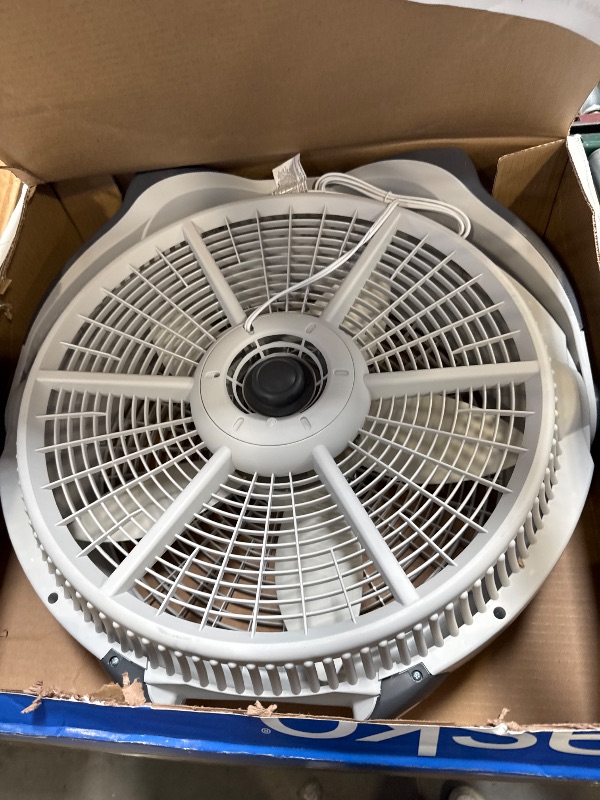 Photo 1 of Lasko 20" Wind Machine Air Circulator, Gray A20301