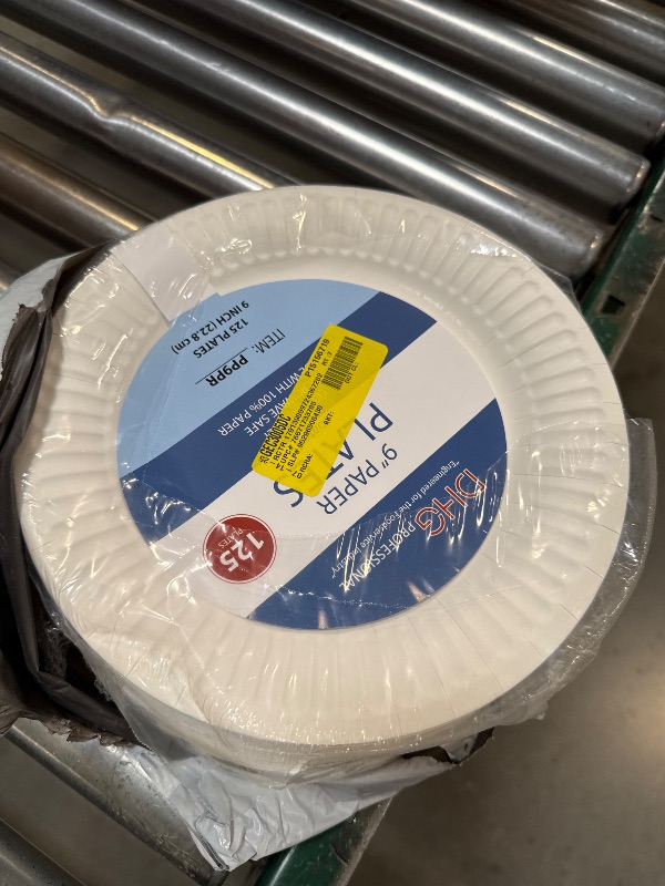 Photo 1 of DHG Professional the Heavy Weight Standard 9-Inch Grease Resistant Paper Plates Coated White 125 Plates
