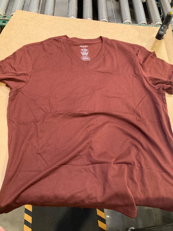 Photo 1 of Arizona Mens V neck T shirt size large 