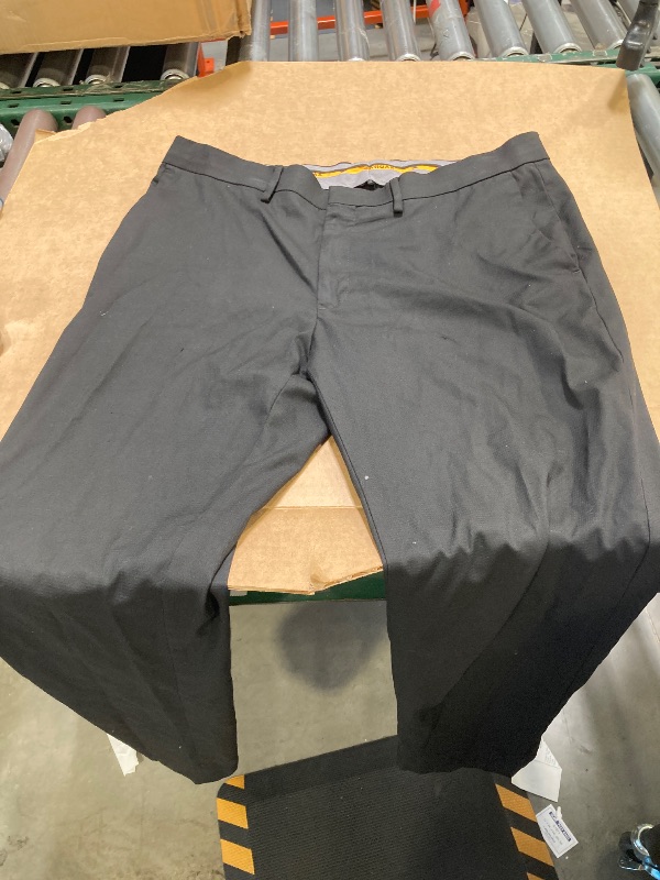 Photo 1 of Haggar Premium Comfort Mens Straight Classic Fit Flat Front Pant size 36x32 