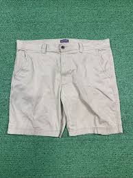 Photo 1 of St John's Bay Men's Size 38 Casual Stretch Khaki Shorts