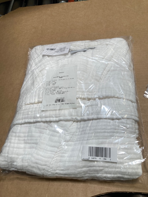 Photo 1 of Linum Home Smyrna Hotel/Spa Luxury Robes - White size small/ medium 