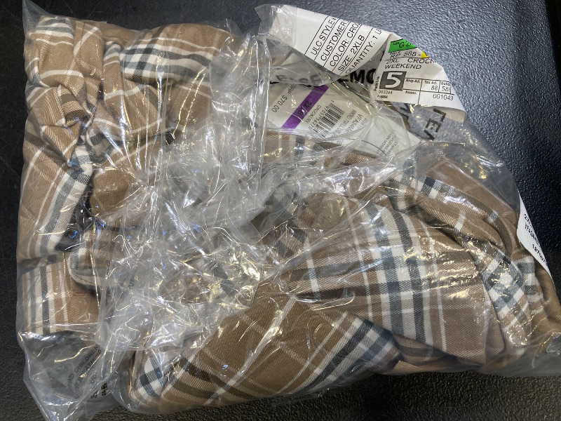 Photo 1 of Van Heusen Big and Tall Men's Classic Fit Long Sleeve Button-Down Shirt, 2x-large, Brown
