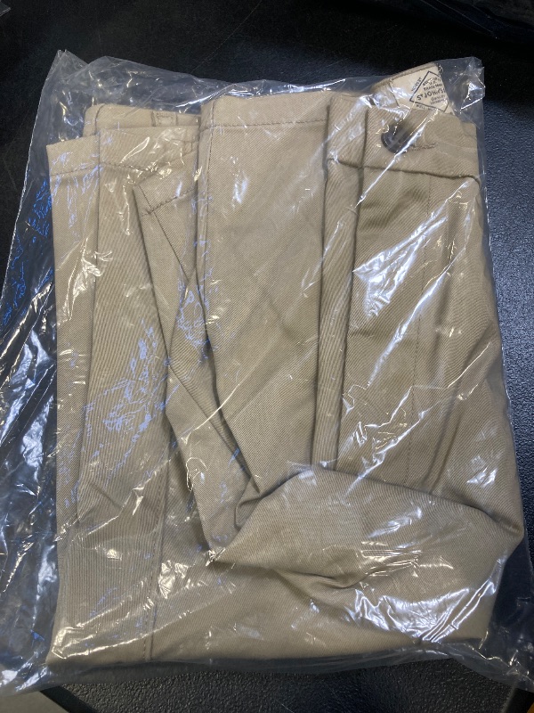 Photo 1 of St. John's Bay Extender Men's 10" Mid Rise Big and Tall Stretch Fabric Chino Short 46 Big 