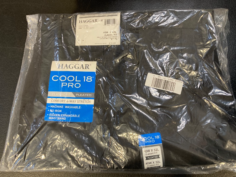 Photo 1 of Haggar Men's Cool 18 Pro Classic-Fit Expandable Waist Pleated Stretch Dress Pants - Black - 40W x 32L
