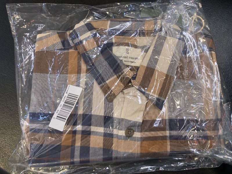 Photo 1 of Men's Short Sleeve Classic Fit Big and Tall Button-Down Shirt
