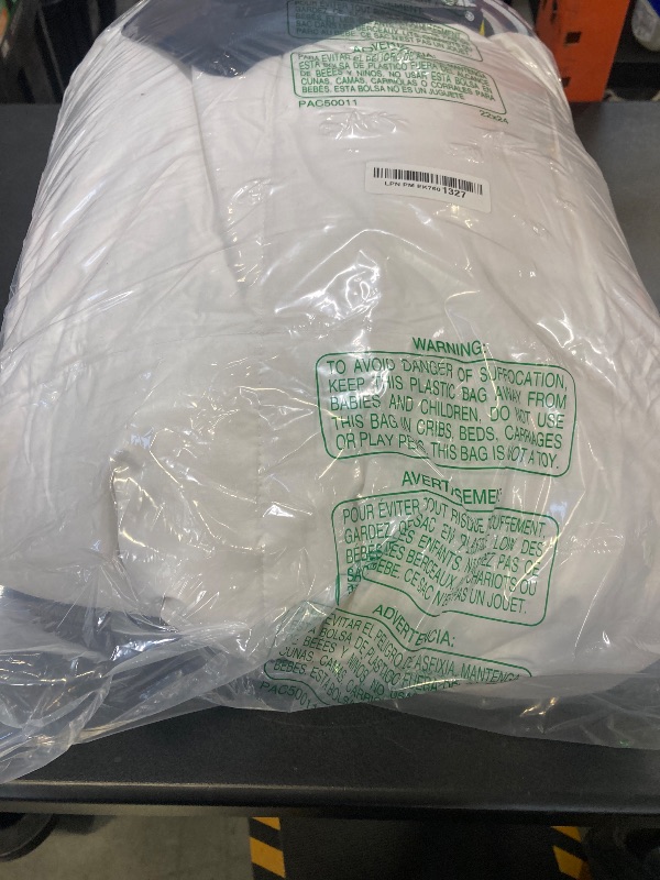 Photo 1 of Serta Goose Feather Down Fiber Cotton Comforter Queen Size - 100% Cotton Duvet Insert - Hotel Luxury Hypoallergenic Bedding Comforter All Season Medium Warmth 90 x 90 Inch White