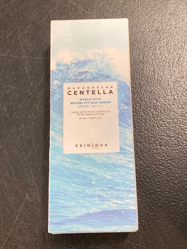 Photo 1 of Hyalu-CICA Water-fit Serum w/Prostar Safe Ship Bag