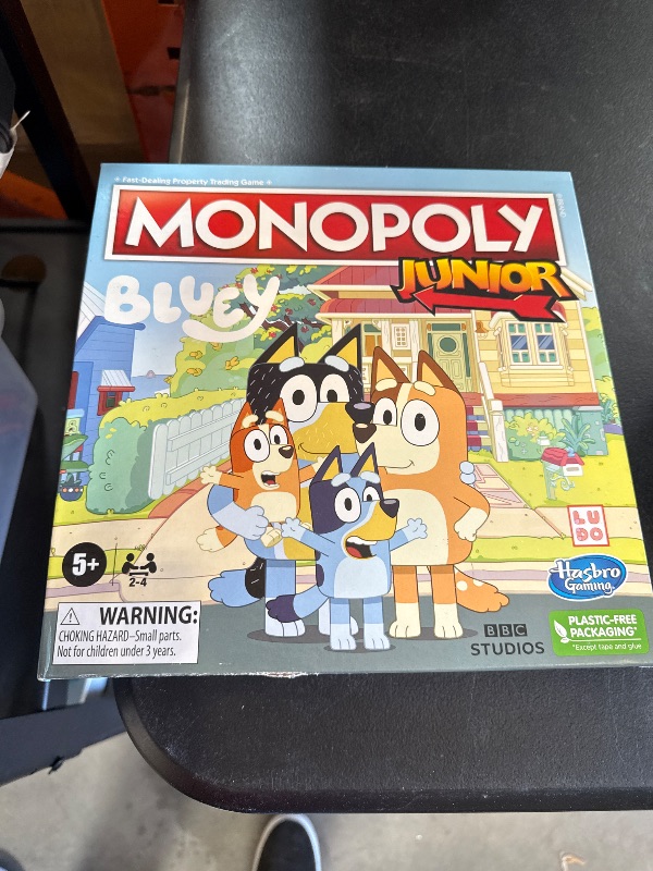 Photo 1 of Hasbro Gaming Monopoly Junior Bluey Edition Board Game | Kids Play as Bluey, Bingo, Mum & Dad for Girls & Boys | Ages 5+ (Amazon Exclusive)