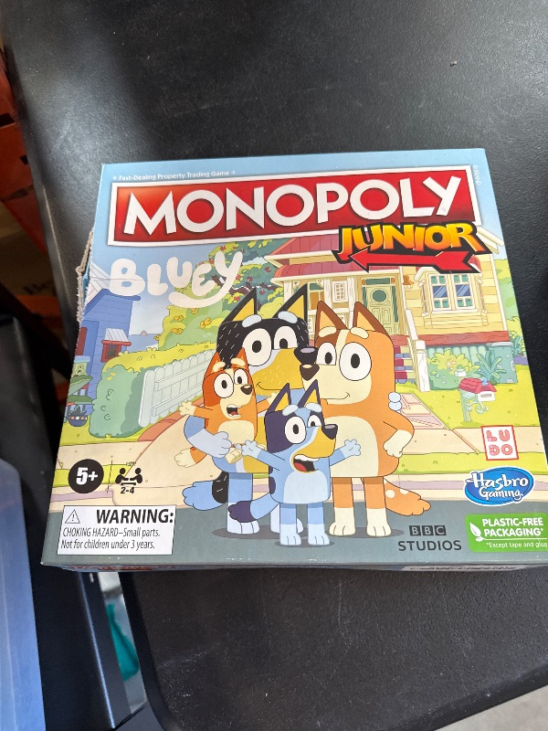 Photo 1 of Hasbro Gaming Monopoly Junior Bluey Edition Board Game | Kids Play as Bluey, Bingo, Mum & Dad for Girls & Boys | Ages 5+ (Amazon Exclusive)