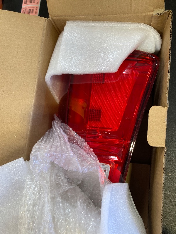 Photo 1 of Boine Compatible With 2016 2017 2018 2019 2020 Toyota Tacoma Pickup Right Passenger Side Red Tail Light Housing Replace 81550-04170
