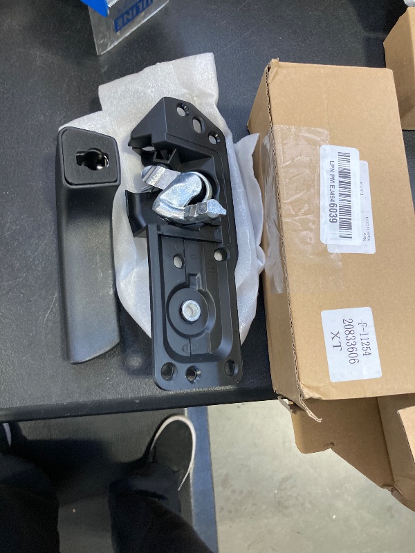Photo 1 of FAERSI Interior Door Handle Kit Front Left Driver Side for 2007-2014 Chevy Silverado Avalanche Suburban Tahoe Cadillac Escalade GMC Sierra Yukon #20833606