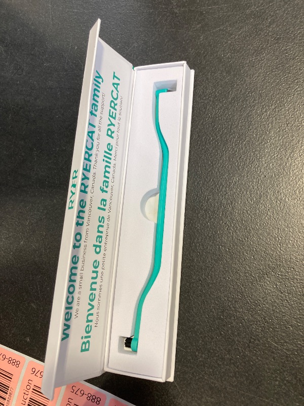 Photo 1 of RYERCAT Ocean Dual Sided Cat Toothbrush - Only 8mm Wide to fit into Cat's Mouth - Cat Dental Supplies