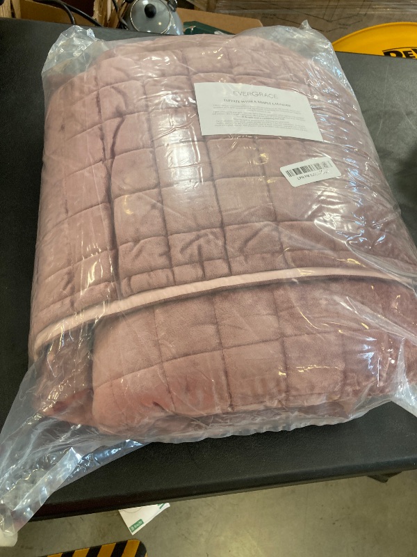 Photo 1 of RECYCO Luxury Velvet Quilt Set King Size, Lightweight Velvet Comforter Set, Oversized Bedspread Coverlet Quilted Bedding Set, with 2 Matching Pillow Shams, for All Season, Dusty Mauve Pink